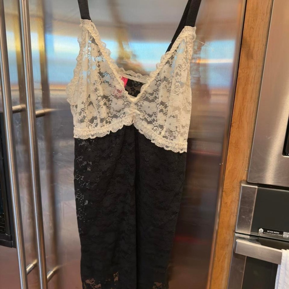 black &‎ white babydoll camisole top